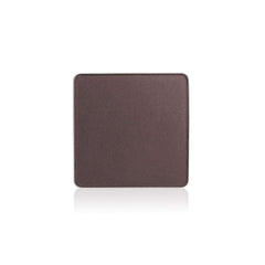 Trish McEvoy Eye Definer Deep Aubergine dans son emballage, regard intense en perspective.