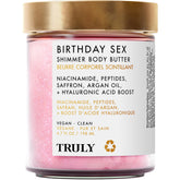 Truly Birthday Sex crème corps lumineuse, éclat rosé durable.