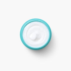 Texture légère de la Crème Yeux TULA qui pénètre rapidement.