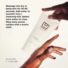 Démaquillage efficace des résidus et du maquillage résistant à l'eau sans tiraillement.