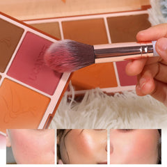 UCANBE pinceau-intégré-palette-blush facilite une application rapide et précise.