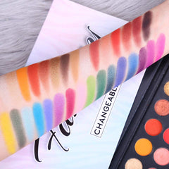 Palette UCANBE Yeux: texture légère pour estomper facilement.