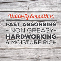 Application quotidienne rapide d'Udderly Smooth Crème Pieds.