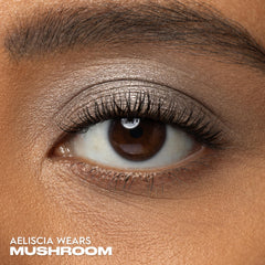 URBAN DECAY 24/7 Ombre Champignon - échantillon couleur montrant pigmentation élevée