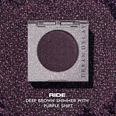 Urban Decay 24/7 Ride: texture veloutée pour trait progressif et intense.