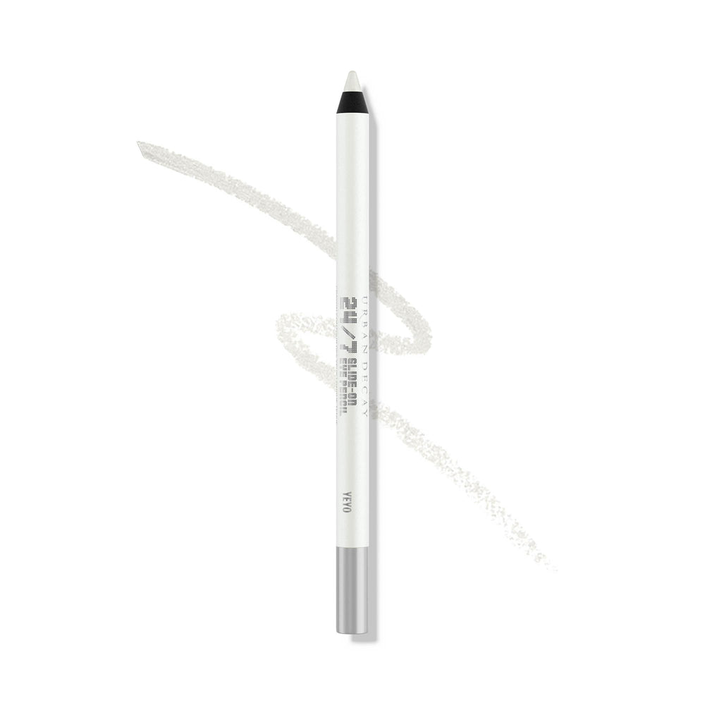 URBAN DECAY YeYo métal blanc sur paupières pour tenue longue durée.