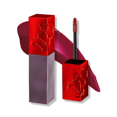 Urban Decay Vice Lip Bond – application lisse et couleur homogène sur les lèvres.