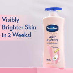 Application quotidienne rapide de Vaseline Healthy Daily Body Lotion.