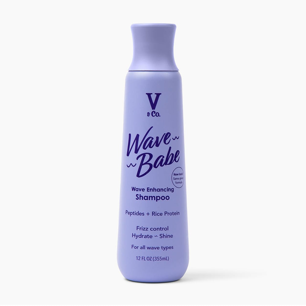 V&CO Wave Babe Shampoing ondulé en flacon, hydratation légère et définition des vagues.