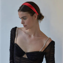 VELSCRUN bandeau satin rouge, parfait pour cosplays et fêtes.