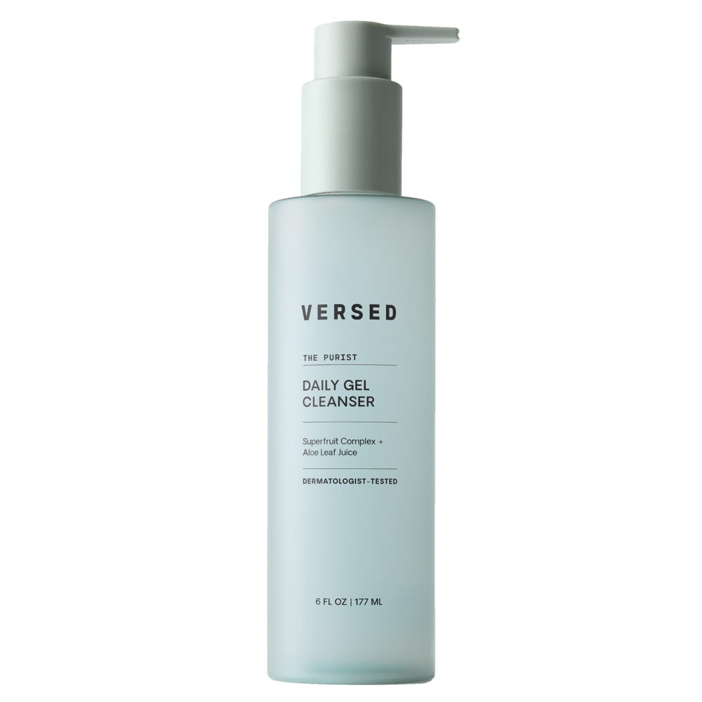 Versed Puriste – bouteille du nettoyant quotidien, peau hydratée et douce.