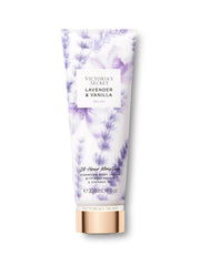 Lotion Victoria's Secret Lavande Vanille en flacon, hydratante et parfumée.