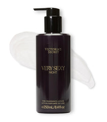 Victoria's Secret Very Sexy Night Lotion – bouteille montrant le parfum et la texture légère