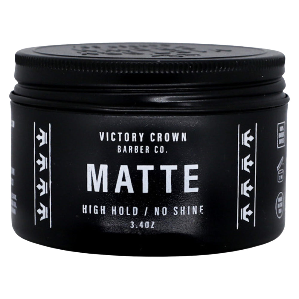 Victory Crown Pommade finition-matte pour un look naturel et durable.