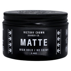 Victory Crown Pommade finition-matte pour un look naturel et durable.