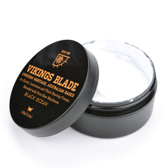 Texture crème avant-rasage Vikings Blade pour préparation douce et efficace.