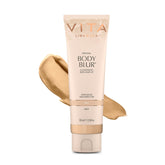 Vita Liberata Body Blur avec finition lumineuse qui sublime la peau et éclaire le teint.