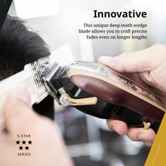 Lame en coin Wahl Professional en acier inoxydable pour plus de durabilité.