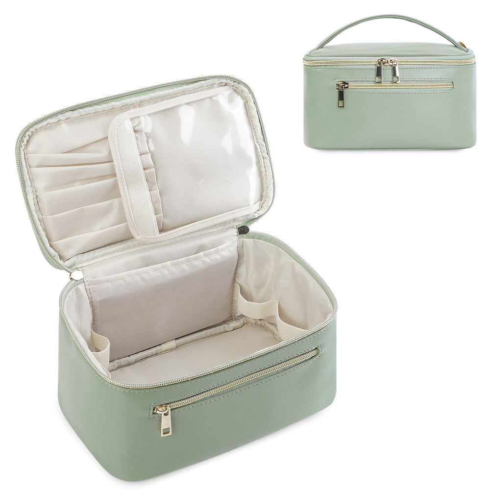 Trousse Wandering Nature en cuir vegan vert sauge, ouverture pratique pour le maquillage.