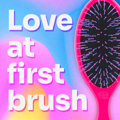 Wet Brush démêlage sans tiraillement protégeant les longueurs.