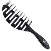 Wet Brush Pro Flex Dry montre en main pour démêler en douceur les cheveux humides