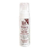 Wet N Wavy Mousse bouclante – bouteille pour définir les boucles et limiter les frisottis.