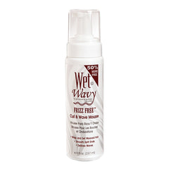 Wet N Wavy Mousse bouclante – bouteille pour définir les boucles et limiter les frisottis.