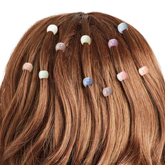 Coiffure rapide avec les pinces WILLBOND mini, légère et pratique.