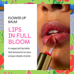 Application du baume fleur Winky Lux pour une texture légère.