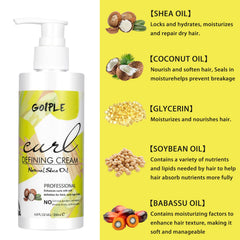 Texture onctueuse de la Crème WOZUTUNT pour boucles hydratées.
