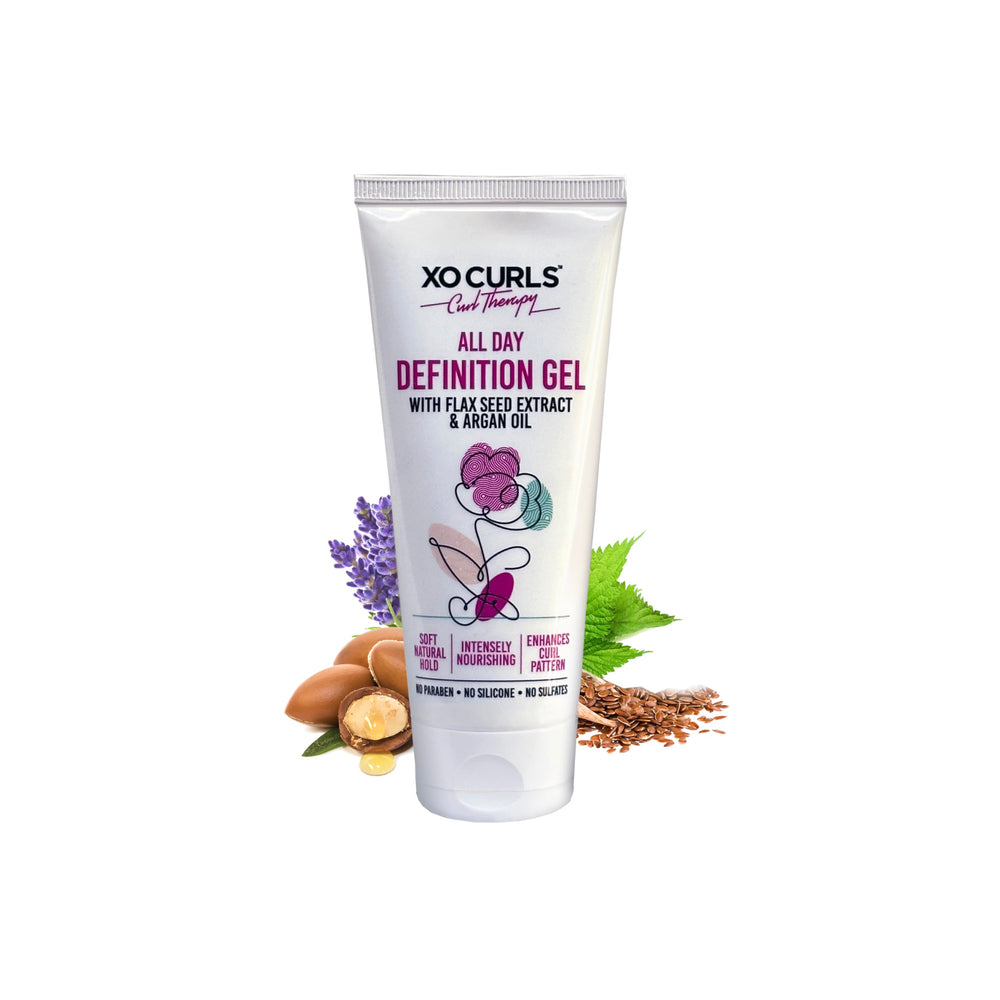 Flacon XO Curls All Day Definition Gel pour des boucles définies et nourries.