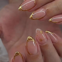 Ongles XZMeiLun almonds courts avec bord francais et etoiles dorees 3D