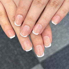Ongles XZMeiLun blancs courts à pointe française pour un style durable.