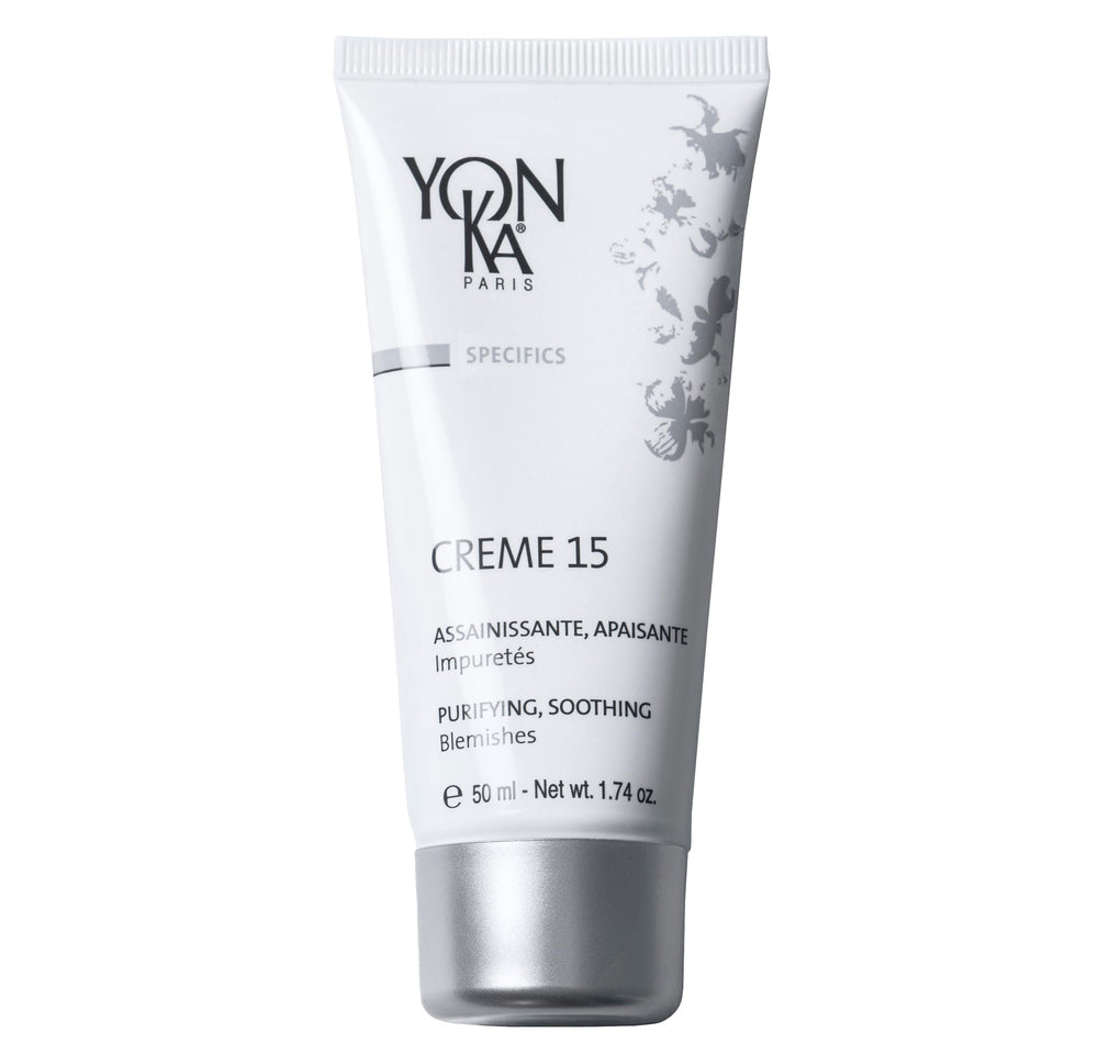 Yon-Ka Crème 15 purifie légèrement la peau et apaise les irritations.