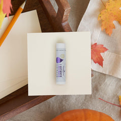 Format compact 0,15 oz de Young Living, idéal pour le sac.