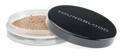 Fond minéral Youngblood Honey avec fini lumineux et couvrance modulable.