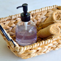 Ensemble Youngever de bouteilles-pompe multi-usages pour liquides domestiques.