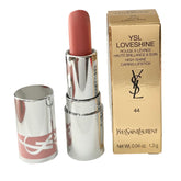 Yves Saint Laurent Loveshine Nude Lavallière mini, format pratique pour retouches discrètes.