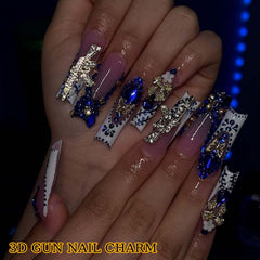 ZUMILLMN charms ongles 3D pistolets alliage doré, style audacieux pour nail art.