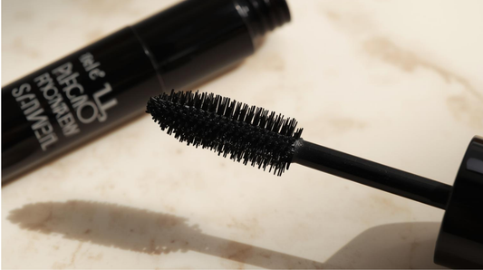 Mascara volume et longue tenue texture macro