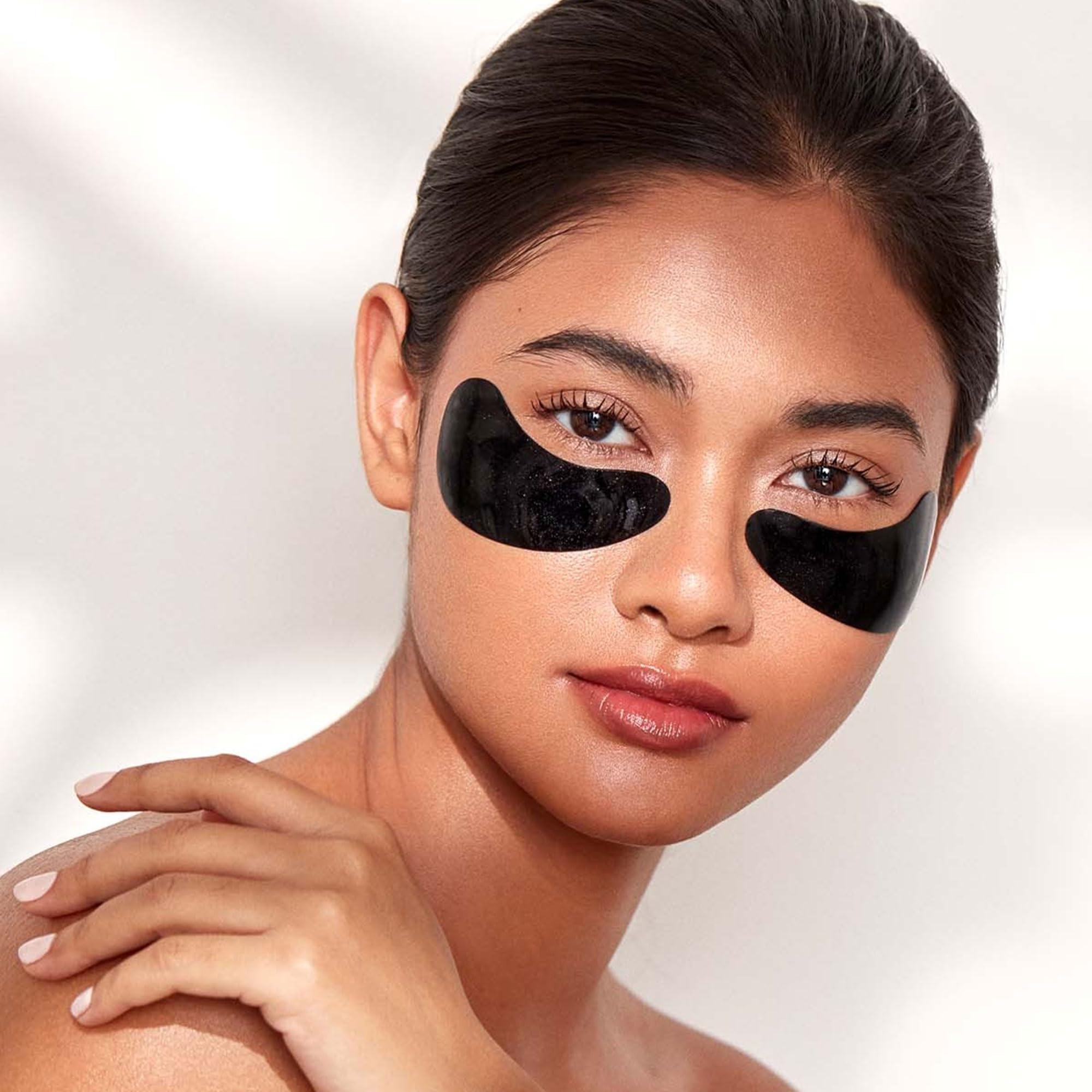 Patchs masque Yeux Diamant Noir 111SKIN application rapide de 20 minutes.