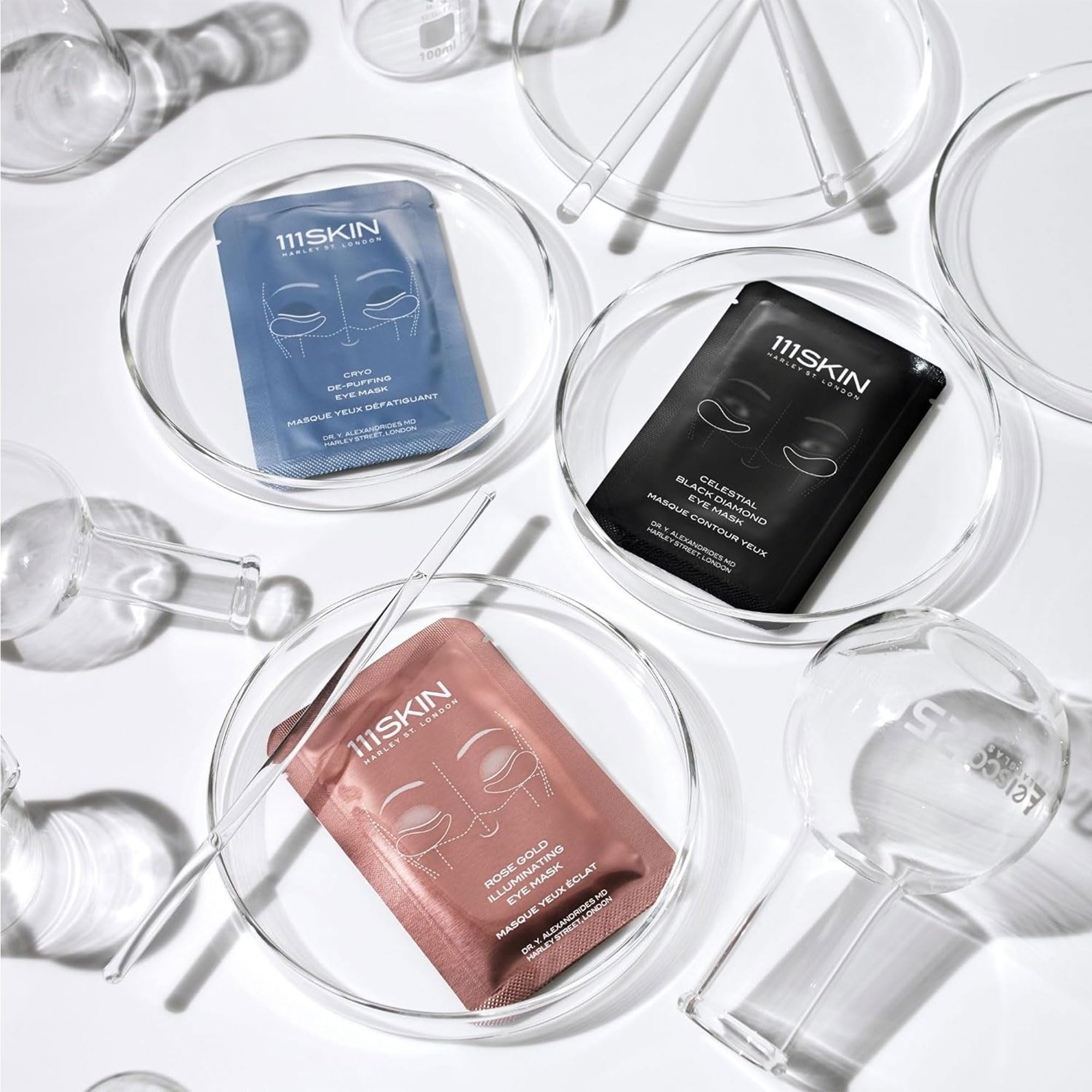 Soin quotidien 111SKIN Diamant Noir pour un regard reposé et lumineux.