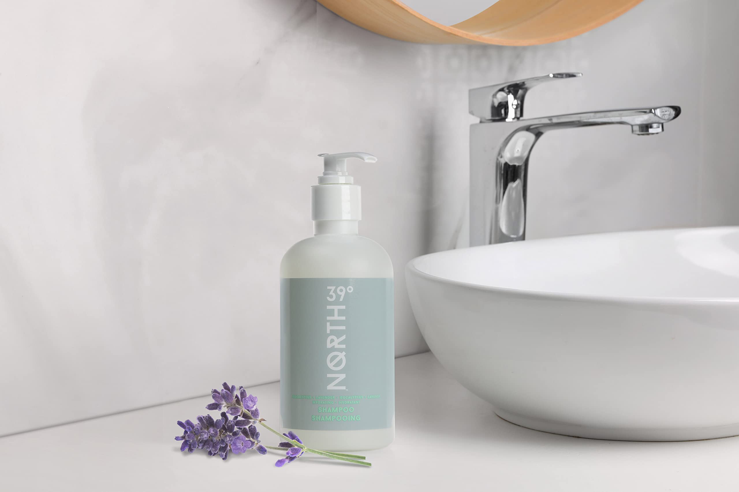 Shampoing 39° North Eucalyptus Lavande : mousse légère revitalisante pour cheveux.