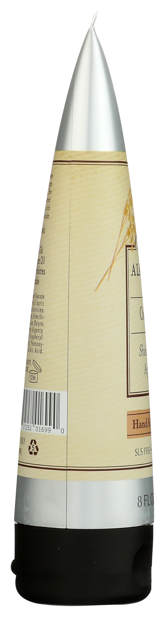 Lotion A LA MAISON appliquée sur le corps après la douche.