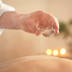 A&A huile minérale sans parfum, adaptée aux peaux sensibles.