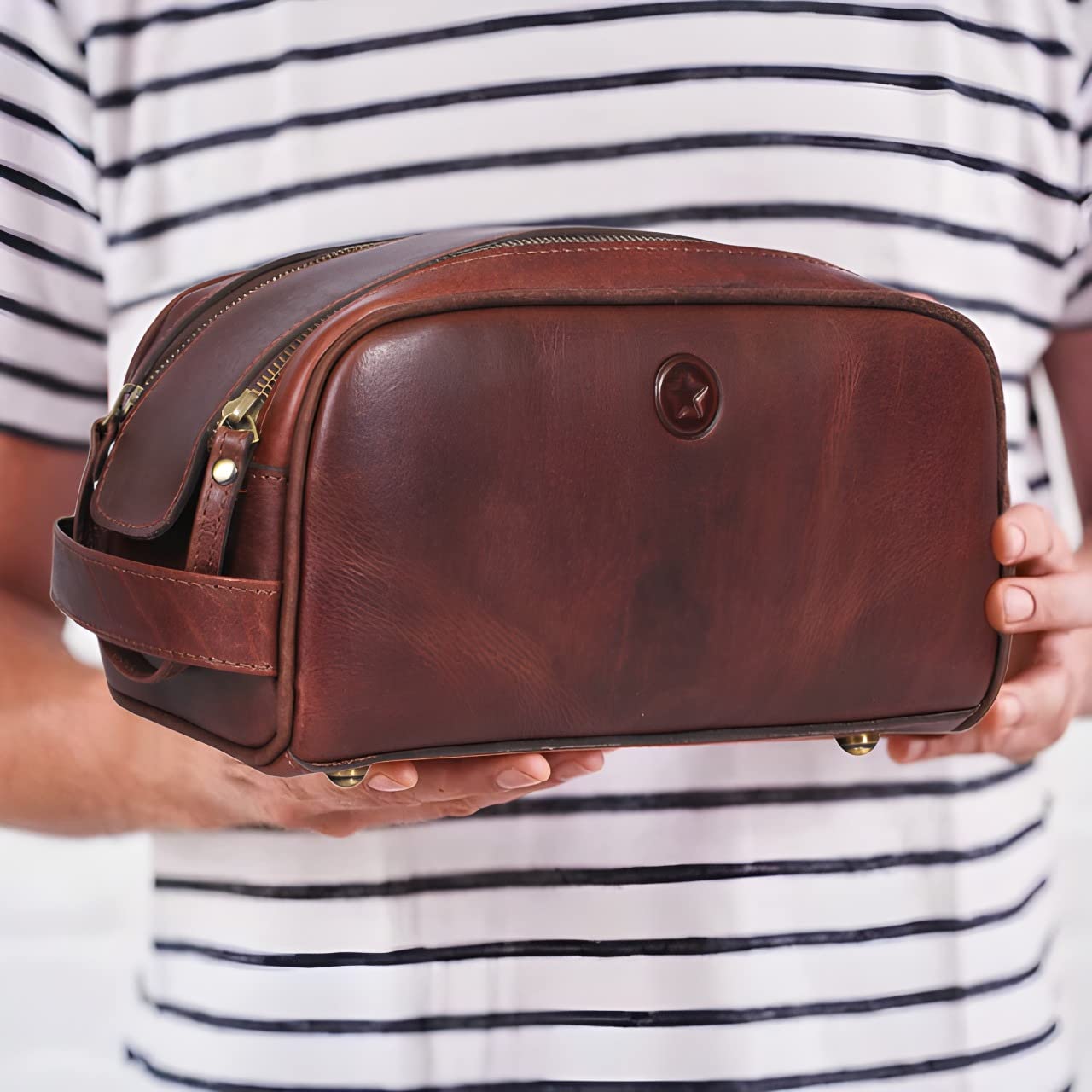 Aaron Leather Vendimia Estilo: fermeture en métal YKK pour durabilité et style.