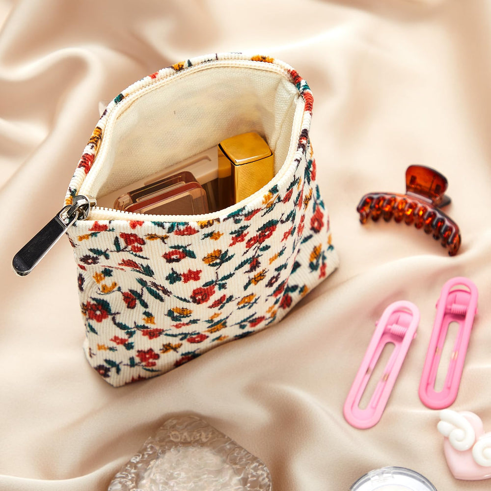 Pochette Abbylike polyvalente pour bijoux, articles de toilette et petits objets essentiels.