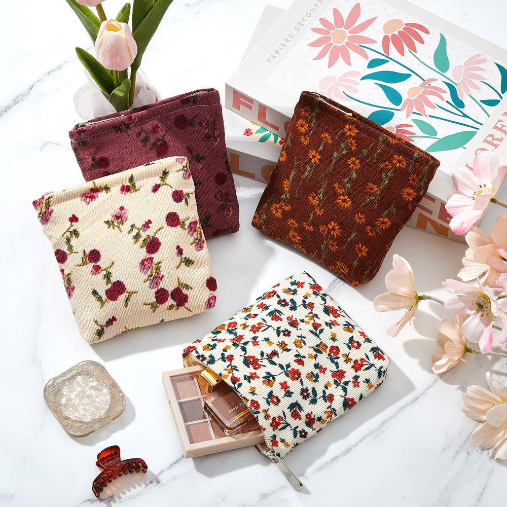 Pochette Abbylike design fleuri, élégante, parfaite comme accessoire féminin et cadeau raffiné.