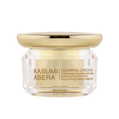 ABERA Kasumi Crème en flacon révèle un éclat lumineux du teint.