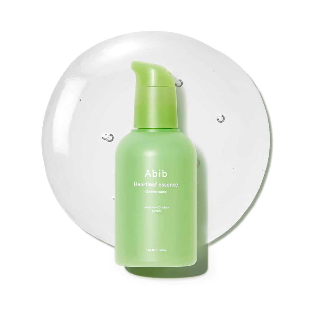 Abib Heartleaf Essence dans sa bouteille-pompe pour une application précise et fluide.
